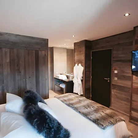 Chalet Vista - *