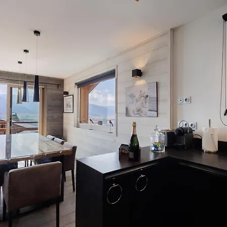 Chalet Vista - *